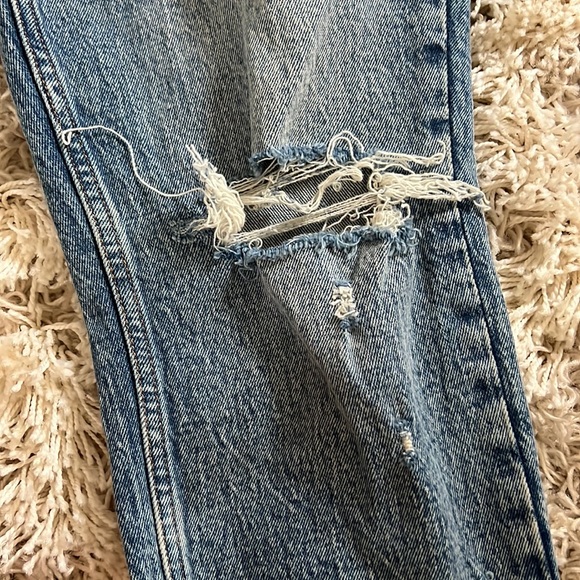 Abercrombie & Fitch High Rise Mom Jeans (distressed) - Picture 3 of 5
